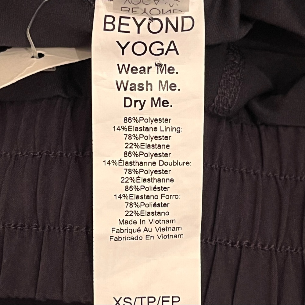 NWT Beyond Yoga In Stride Lined Skirt Stretch Woven XS Black Built-In Shorts $88 - Picture 14 of 15